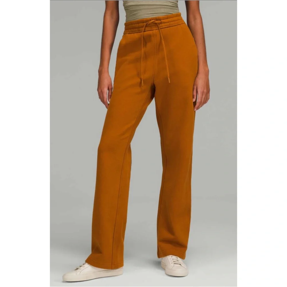 LULULEMON | Loungeful Straight Leg Pant in Butternut Brown, Size 2
